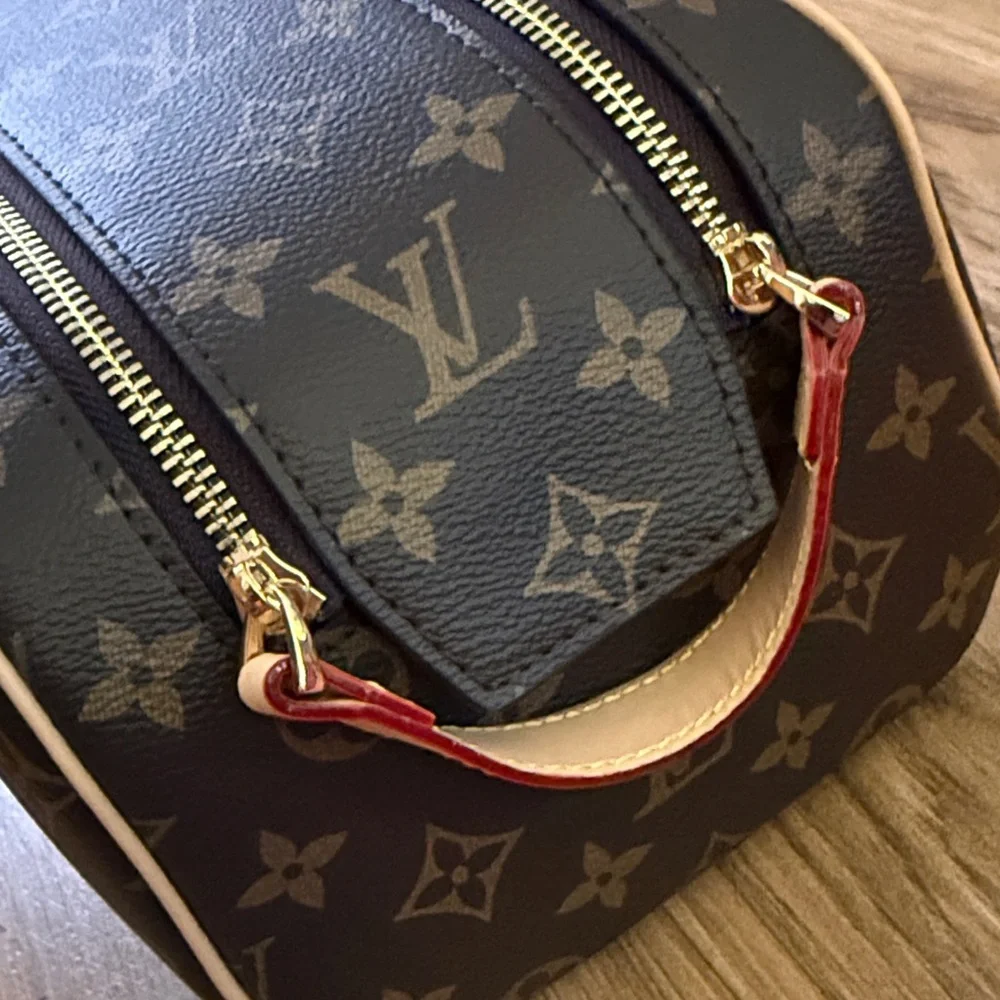 Louis Vuitton Drop Kit - Picture 3 of 7